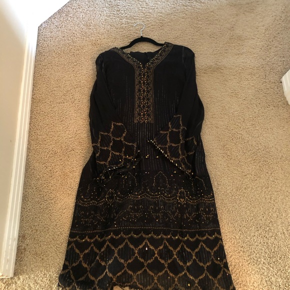 COPY - 3 Piece Pakistani Suit - Picture 2 of 7